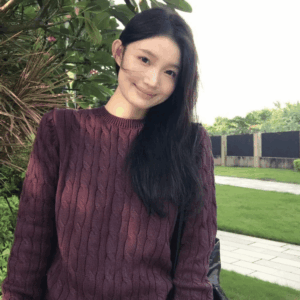 Women's Knitted Round Neck Long Sleeve Sweater